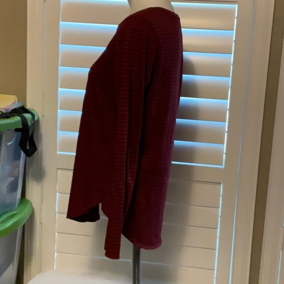 Old Navy Red Fitted Blouse - Picture 4 of 6